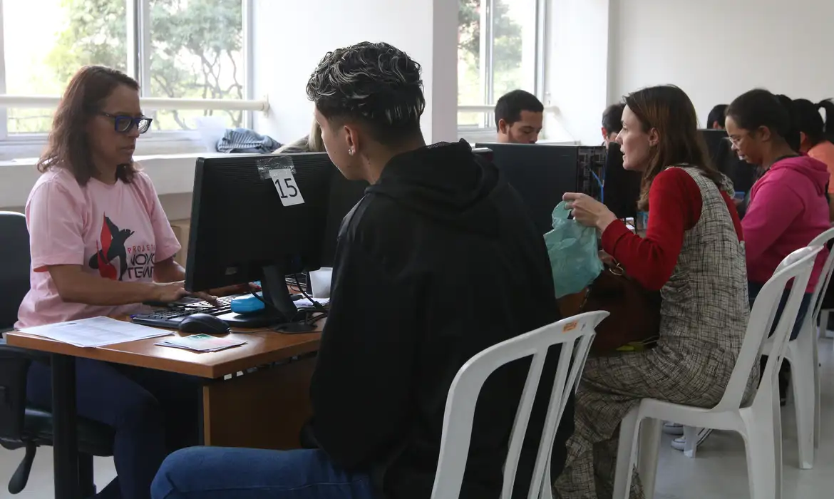 Como as Recentes Mudanças no CadÚnico Afetam Inscritos com NIS de 0 a 9. Imagem: Agência Brasil.