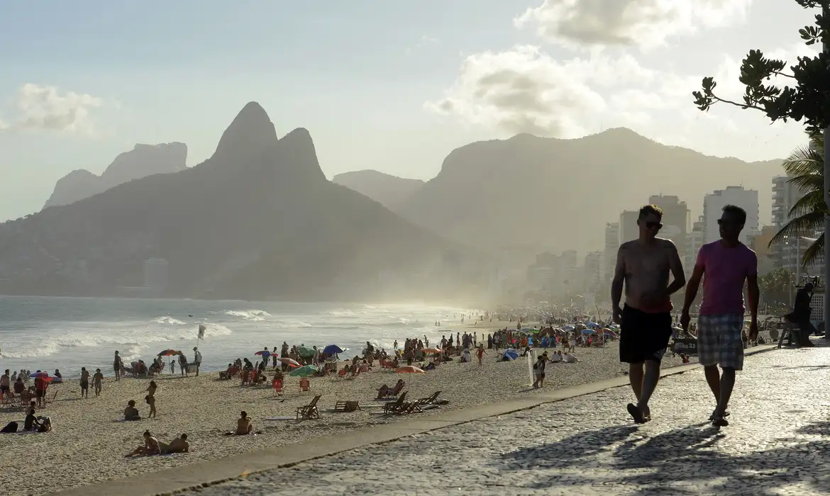 As férias São Um Direito Conquistado e Merecem Ser Desfrutadas de Forma Plena e Saudável. Imagem: Agência Brasil.